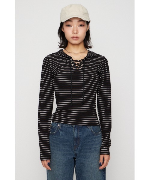 LAGUA GEM(ラグアジェム)の「LACE UP HOODIE トップス(パーカー・レディース・グレー/ライトイエロー/ブラック・FREE)」の4枚目の写真