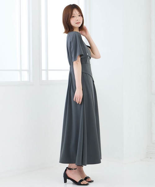 Elishe（エリシェ）の「アシメボタンフレアワンピース（ワンピース・レディース・ベージュ/チャコールグレー/ブラウン・0/1）」の5枚目の写真