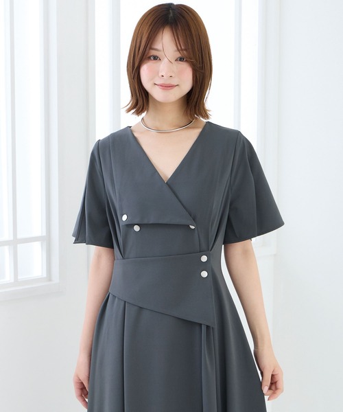 Elishe（エリシェ）の「アシメボタンフレアワンピース（ワンピース・レディース・ベージュ/チャコールグレー/ブラウン・0/1）」の7枚目の写真