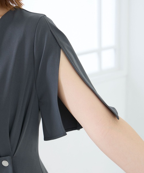 Elishe（エリシェ）の「アシメボタンフレアワンピース（ワンピース・レディース・ベージュ/チャコールグレー/ブラウン・0/1）」の10枚目の写真