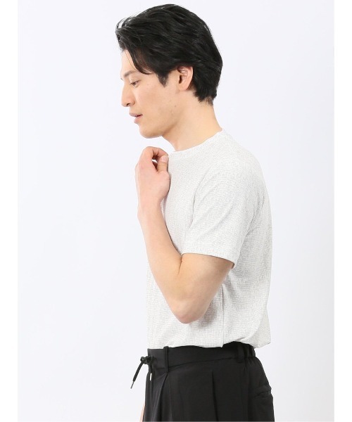 TAKA-Q（タカキュー）の「【ストレッチ メッシュ 軽量】タカキュー かすれプリント クルーネック 半袖 Tシャツ（Tシャツ/カットソー・メンズ・ライトグレー/ホワイト×ブラック・MEDIUM/LARGE/X-LARGE）」の5枚目の写真
