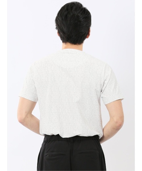 TAKA-Q（タカキュー）の「【ストレッチ メッシュ 軽量】タカキュー かすれプリント クルーネック 半袖 Tシャツ（Tシャツ/カットソー・メンズ・ライトグレー/ホワイト×ブラック・MEDIUM/LARGE/X-LARGE）」の4枚目の写真