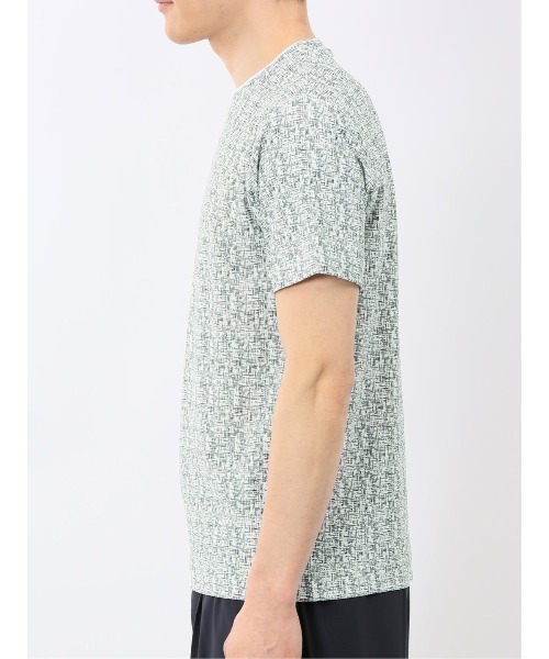 TAKA-Q（タカキュー）の「【ストレッチ メッシュ 軽量】タカキュー かすれプリント クルーネック 半袖 Tシャツ（Tシャツ/カットソー・メンズ・ライトグレー/ホワイト×ブラック・MEDIUM/LARGE/X-LARGE）」の10枚目の写真