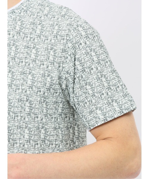 TAKA-Q（タカキュー）の「【ストレッチ メッシュ 軽量】タカキュー かすれプリント クルーネック 半袖 Tシャツ（Tシャツ/カットソー・メンズ・ライトグレー/ホワイト×ブラック・MEDIUM/LARGE/X-LARGE）」の7枚目の写真