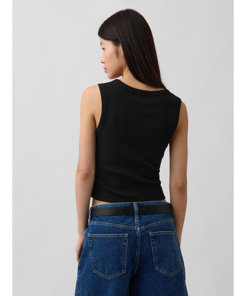 GAP(ギャップ)の「Gapロゴ入り リブ クロップド スクープネック タンクトップ(タンクトップ・レディース・ブラック/ベージュ/ブルー/ホワイト・XXS/XL/L/M/S/XS)」の12枚目の写真