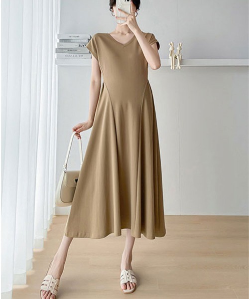SallyLunn(サリーラン)の「【マタニティ】切り替えフレアワンピース(ワンピース・レディース・ベージュ/ブラック・LARGE/MEDIUM)」の10枚目の写真