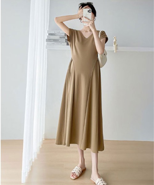 SallyLunn(サリーラン)の「【マタニティ】切り替えフレアワンピース(ワンピース・レディース・ベージュ/ブラック・LARGE/MEDIUM)」の13枚目の写真