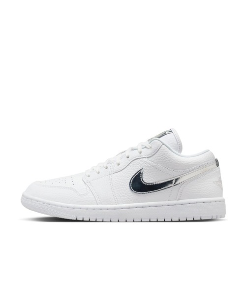 JORDAN BRAND(ジョーダンブランド)の「W AIR JORDAN 1 LOW SE IQ9381-100(スニーカー・レディース・ホワイト・25.0cm/24.0cm/23.0cm/26.5cm/25.5cm/24.5cm/26.0cm/23.5cm/22.5cm)」の1枚目の写真