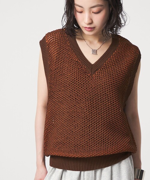 CITEN(シテン)の「<CITEN>メッシュバイカラーニットベスト(ニット/セーター・レディース・ダークブラウン/オフホワイト/ネイビー・FREE)」の11枚目の写真