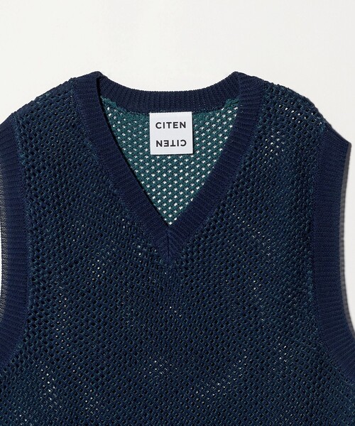 CITEN(シテン)の「<CITEN>メッシュバイカラーニットベスト(ニット/セーター・レディース・ダークブラウン/オフホワイト/ネイビー・FREE)」の4枚目の写真