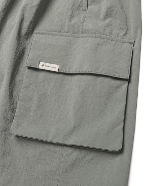 Snow Peak(スノーピーク)の「Snow Peak / Root Cargo Shorts ルート カーゴ ショーツ 海外限定(カーゴパンツ・メンズ・チョコ/カーキ/スミクロ・M/L/XL)」の5枚目の写真