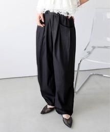 タックワイドカーブシルエットパンツ