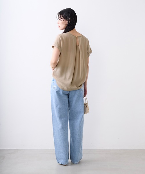 MICA&DEAL（マイカ＆ディール）の「とろみハーフスリーブブラウス〈セットアップ対応〉（シャツ/ブラウス・レディース・ダークグリーン/マルチ/ベージュ・FREE）」の9枚目の写真