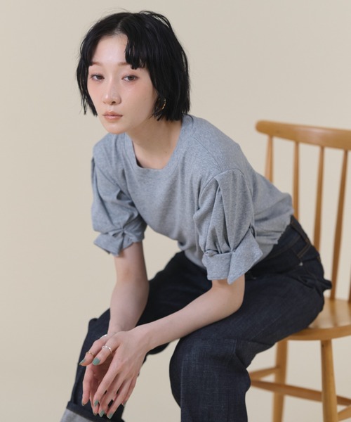 FMiBL(ファミル)の「ツイストスリーブトップス(Tシャツ/カットソー・レディース・ブラック/グレー/ホワイト・FREE)」の15枚目の写真