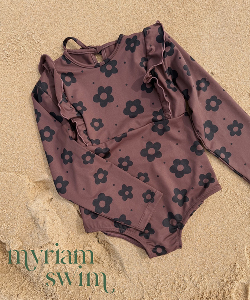 IENA ENFANT(イエナアンファン)の「【myriam swim/ミリアムスイム】 Mini Rashie One Piece(水着・キッズ・ブラウン・LARGE/MEDIUM/SMALL/X-SMALL)」の1枚目の写真