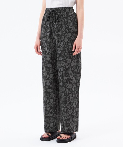 MACKINTOSH PHILOSOPHY(マッキントッシュ フィロソフィー)の「【Alby Easy Pants(アルビーイージーパンツ)】リバティプリント(その他パンツ・レディース・ライトブルー/ブラック・38/36)」の7枚目の写真