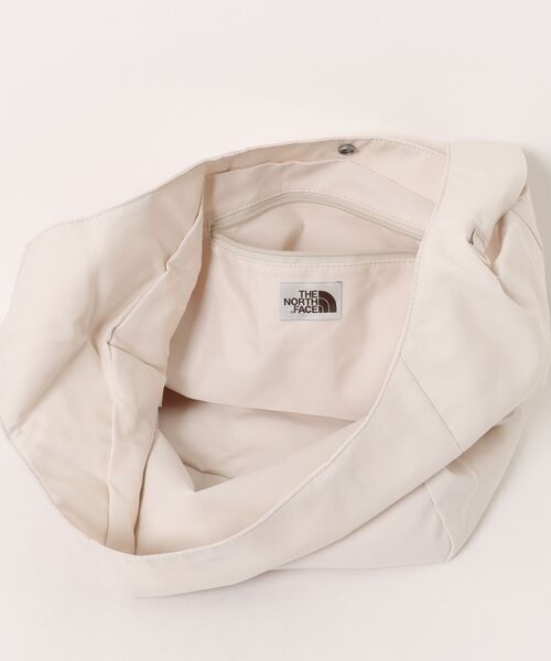 THE NORTH FACE(ザノースフェイス)の「【THE NORTH FACE】ショルダーバッグ NN2PR21(ショルダーバッグ・メンズ・キャメル/グレー/クリーム/ブラック・FREE)」の6枚目の写真