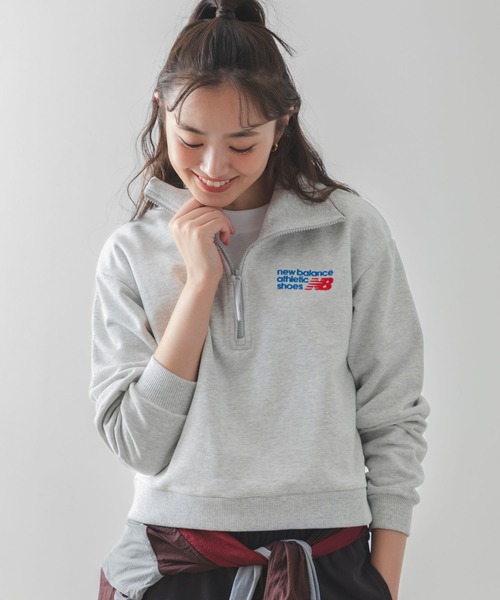 NEW BALANCE(ニューバランス)の「Athletics プレミアムロゴ ハーフジップ(オーバーサイズ)(スウェット・レディース・スミクロ/ヘザーグレー・SMALL/XX-LARGE/X-LARGE/LARGE/MEDIUM)」の1枚目の写真