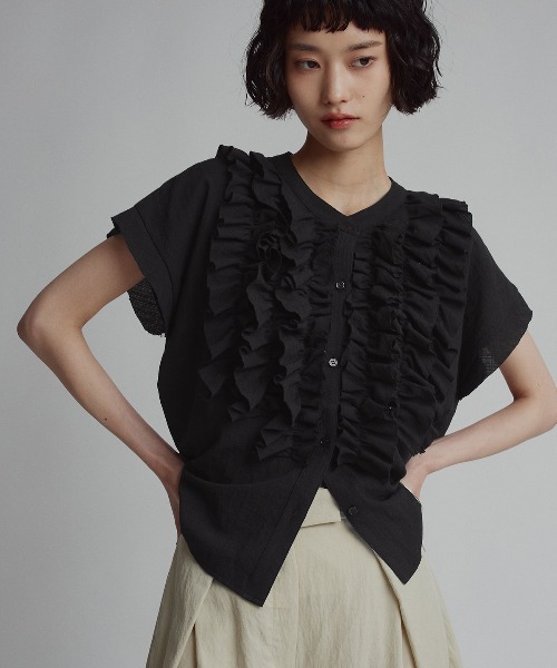 W:Huku(フーク)の「ミックスガーゼボリュームフリルノースリーブブラウス / Mixed-Gauze Voluminous Frill Sleeveless Blouse(シャツ/ブラウス・レディース・ブルー/ホワイト/ブラック・FREE)」の3枚目の写真