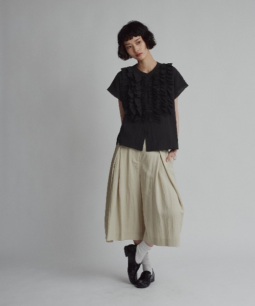 W:Huku(フーク)の「ミックスガーゼボリュームフリルノースリーブブラウス / Mixed-Gauze Voluminous Frill Sleeveless Blouse(シャツ/ブラウス・レディース・ブルー/ホワイト/ブラック・FREE)」の9枚目の写真