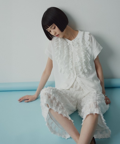 W:Huku(フーク)の「ミックスガーゼボリュームフリルノースリーブブラウス / Mixed-Gauze Voluminous Frill Sleeveless Blouse(シャツ/ブラウス・レディース・ブルー/ホワイト/ブラック・FREE)」の11枚目の写真