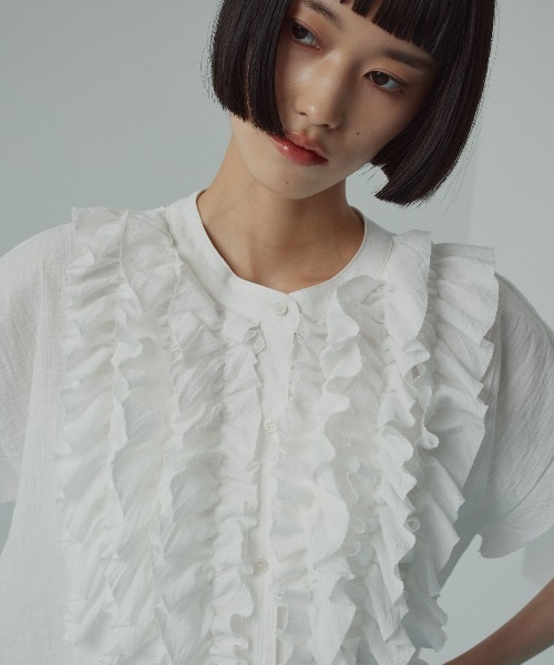 W:Huku(フーク)の「ミックスガーゼボリュームフリルノースリーブブラウス / Mixed-Gauze Voluminous Frill Sleeveless Blouse(シャツ/ブラウス・レディース・ブルー/ホワイト/ブラック・FREE)」の12枚目の写真