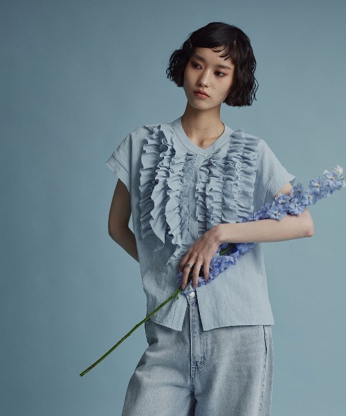 W:Huku(フーク)の「ミックスガーゼボリュームフリルノースリーブブラウス / Mixed-Gauze Voluminous Frill Sleeveless Blouse(シャツ/ブラウス・レディース・ブルー/ホワイト/ブラック・FREE)」の15枚目の写真