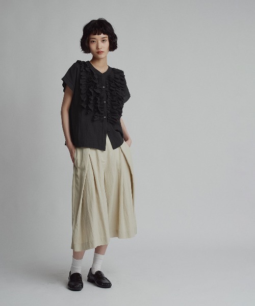 W:Huku(フーク)の「ミックスガーゼボリュームフリルノースリーブブラウス / Mixed-Gauze Voluminous Frill Sleeveless Blouse(シャツ/ブラウス・レディース・ブルー/ホワイト/ブラック・FREE)」の17枚目の写真