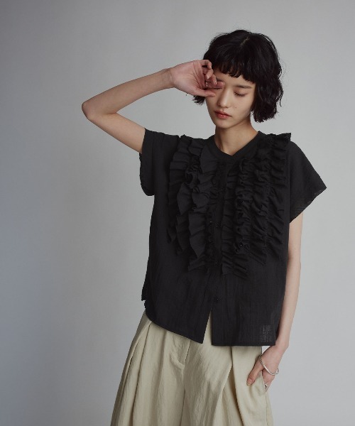 W:Huku(フーク)の「ミックスガーゼボリュームフリルノースリーブブラウス / Mixed-Gauze Voluminous Frill Sleeveless Blouse(シャツ/ブラウス・レディース・ブルー/ホワイト/ブラック・FREE)」の20枚目の写真