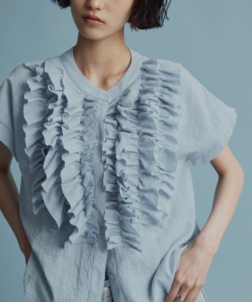 W:Huku(フーク)の「ミックスガーゼボリュームフリルノースリーブブラウス / Mixed-Gauze Voluminous Frill Sleeveless Blouse(シャツ/ブラウス・レディース・ブルー/ホワイト/ブラック・FREE)」の21枚目の写真