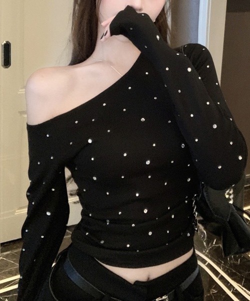 c.u.l(シーユーエル)の「ラインストーン ワンショルダー カットソー culw929(Tシャツ/カットソー・レディース・ブラック/ホワイト・M/S)」の6枚目の写真