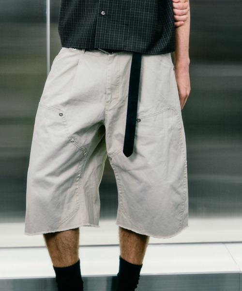 CONZ（コンズ）の「BASICKS×duck double knee curve leg shorts（デニムパンツ・メンズ・ブラック/ブラウン/グレー/ホワイト・3/2）」の2枚目の写真