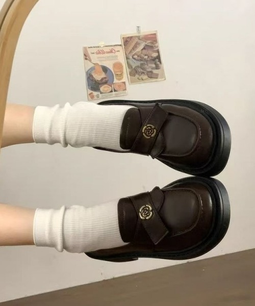 gossip!ロサンゼルス(ゴシップロサンゼルス)の「【Y2Kガーリー】レトロラウンドトゥ厚底ローファー(ローファー・レディース・ブラウン・M/XL/L)」の12枚目の写真