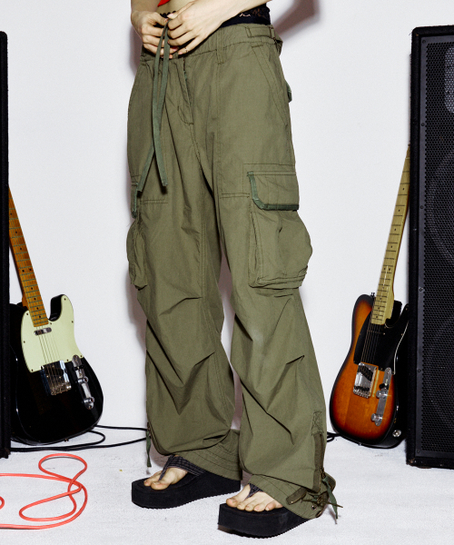 HIGHTIDEFRANKIE（ハイタイドフランキー）の「Lightweight Coated Cargo Pants Khaki（その他パンツ・レディース・カーキ・SMALL/MEDIUM）」の2枚目の写真