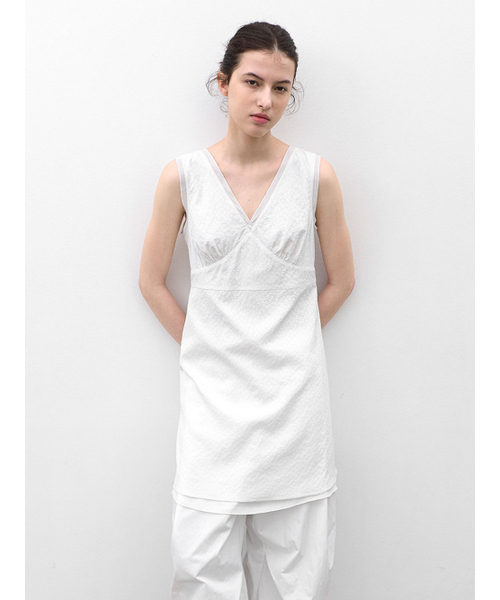 ATELIER NAIN(アトリエナイン)の「V-NECK PALE PETAL DRESS (OP-6332)(ワンピース・レディース・ブラック/ホワイト・MEDIUM/SMALL)」の3枚目の写真