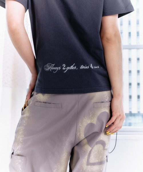 twins（nemne store）（ツインズ）の「9090 x twins logo tee（Tシャツ/カットソー・レディース・チャコール/ライトブルー・SMALL/LARGE/MEDIUM）」の9枚目の写真