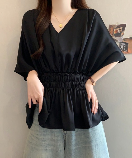 Girly Doll（ガーリードール）の「マットサテンVネックシャーリングギャザードルマンブラウス（シャツ/ブラウス・レディース・ブラック/ベージュ・FREE）」の9枚目の写真