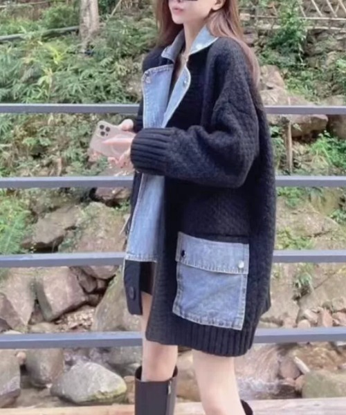 CHUL(チュル)の「異素材切替デニム風ニットカーディガン(カーディガン/ボレロ・レディース・ダークグレー/ネイビー/ブラウン/ベージュ/ライトグレー・FREE)」の5枚目の写真