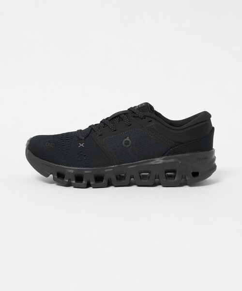 On(オン)の「【WEB限定】<On>クラウド エックス 5 スニーカー(スニーカー・レディース・ブラック/ホワイト・24.5cm/23cm/23.5cm/25cm/24cm)」の6枚目の写真