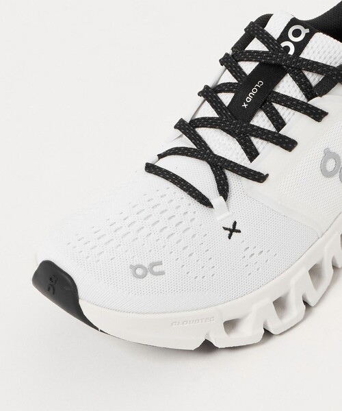 On(オン)の「【WEB限定】<On>クラウド エックス 5 スニーカー(スニーカー・レディース・ブラック/ホワイト・24.5cm/23cm/23.5cm/25cm/24cm)」の17枚目の写真