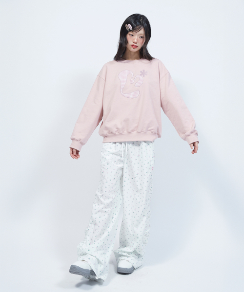 LMR(エルエムアール)の「アプリケフローラルロゴスウェット PINK(スウェット・レディース・PINK・SMALL/MEDIUM)」の13枚目の写真