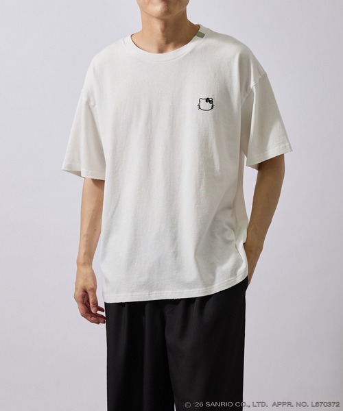 le cercle ADAM ET ROPE'(ルセルクルアダムエロペ)の「【HELLO KITTY/BLACK DESIGN SERIES別注】バックデザインTシャツ(Tシャツ/カットソー・メンズ・ホワイト/チャコールグレー・LL/M/L)」の8枚目の写真
