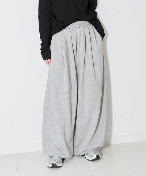 CITYSHOP（シティーショップ）の「VOLUME SWEAT パンツ（その他パンツ・レディース・グレー/ブラック/ベージュ・36/38）」の2枚目の写真