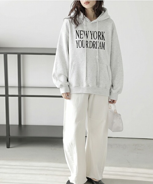 AMELY(エミリー)の「立体フードオーバーサイズロゴパーカー(パーカー・レディース・ライトグレー/イエロー/ブラック/ブラウン・フリー)」の6枚目の写真