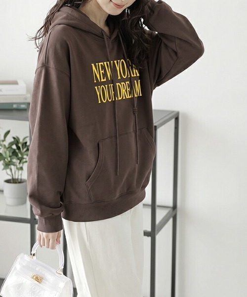 AMELY(エミリー)の「立体フードオーバーサイズロゴパーカー(パーカー・レディース・ライトグレー/イエロー/ブラック/ブラウン・フリー)」の7枚目の写真