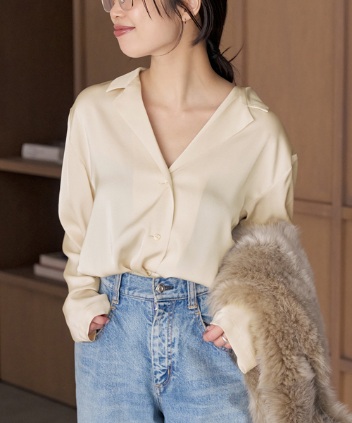 plage(プラージュ)の「dull satin classic シャツ(シャツ/ブラウス・レディース・ブラック/アイボリー・FREE)」の2枚目の写真