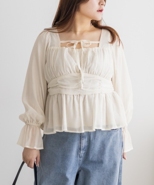 CLETTE(クレット)の「デコルテリボンギャザーブラウス(シャツ/ブラウス・レディース・アイボリー/ブラック/ピンク・3L/LL/4L)」の4枚目の写真