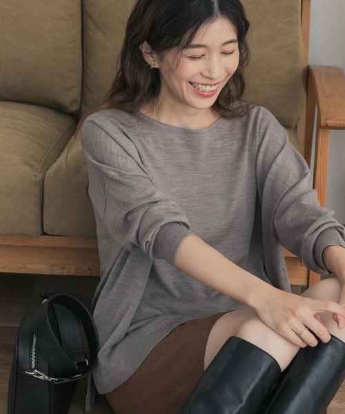 URBAN RESEARCH DOORS(アーバンリサーチドアーズ)の「ウォッシャブルウールワイドプルオーバー(ニット/セーター・レディース・カーキ/オレンジ/ベージュ系その他/ブルー系その他・FREE)」の2枚目の写真
