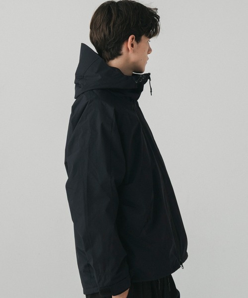 +phenix(プラスフェニックス)の「+phenix(プラスフェニックス)MOUNTAIN PARKA マウンテンパーカー / WINDSTOPPER PRODUCTS BY GORE-TEX LABS(マウンテンパーカー・メンズ・グレー/ネイビー/ブラック・L/M/S)」の8枚目の写真