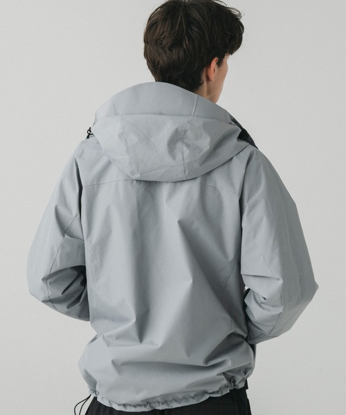 +phenix(プラスフェニックス)の「+phenix(プラスフェニックス)MOUNTAIN PARKA マウンテンパーカー / WINDSTOPPER PRODUCTS BY GORE-TEX LABS(マウンテンパーカー・メンズ・グレー/ネイビー/ブラック・L/M/S)」の11枚目の写真